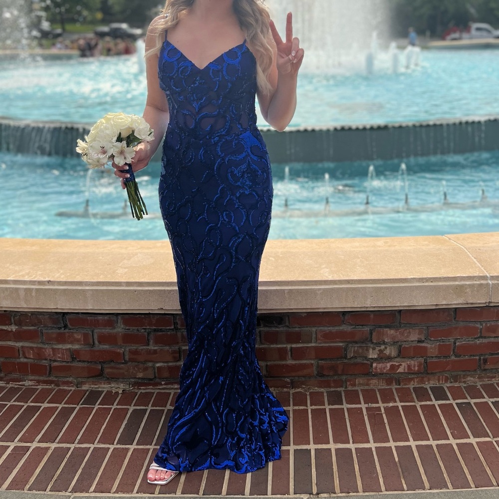 Elegant Blue Prom Gown